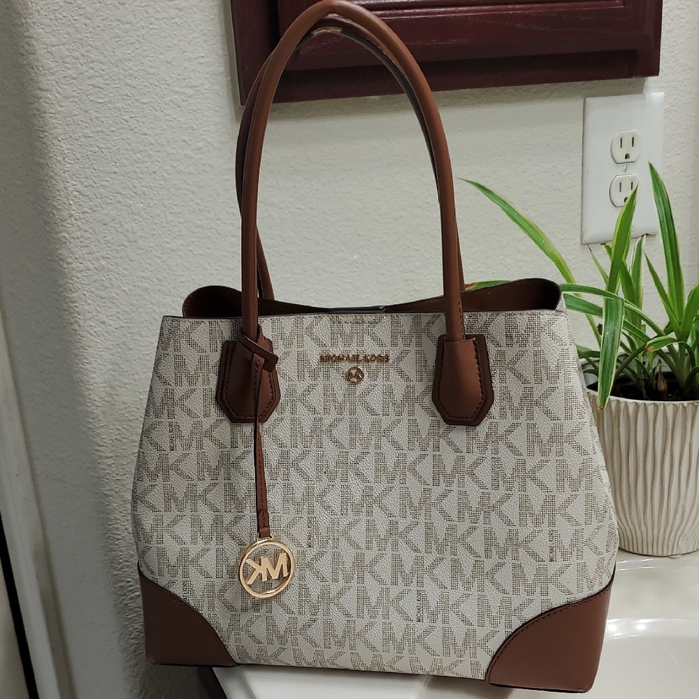 Michael Kors Tan and Cream Signature Tote